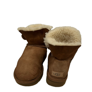 UGG women mini Bailey button ll boot GUC Brown Sheepskin Boots size 9..